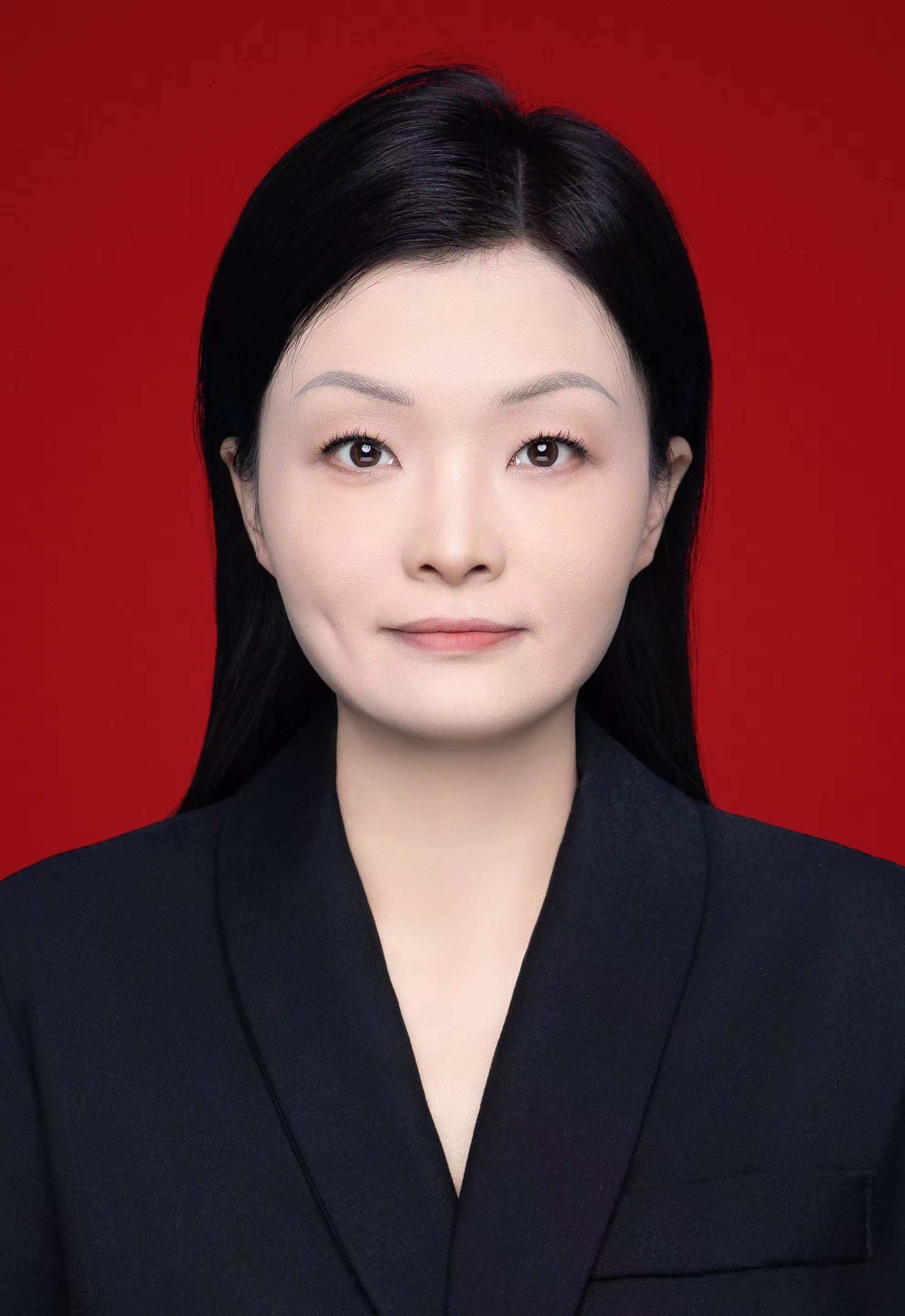 党工委副书记、街道办主任。主持街道办事处全面工作,协助党工委书记做好街道办日常工作。